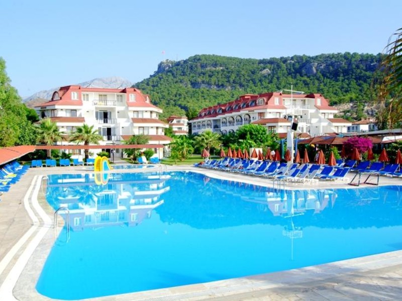 Sailor s Beach Club 37586