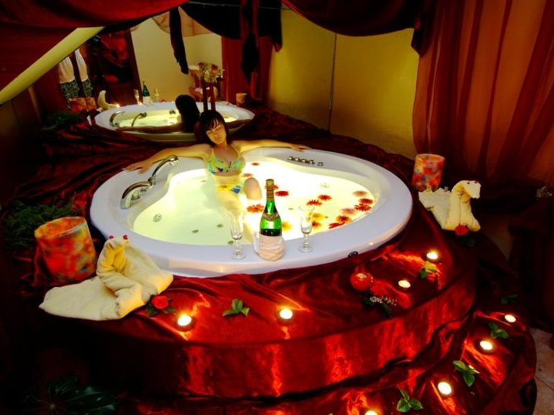 Sailor s Beach Club 37604