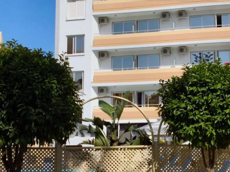 San Remo Hotel 81610