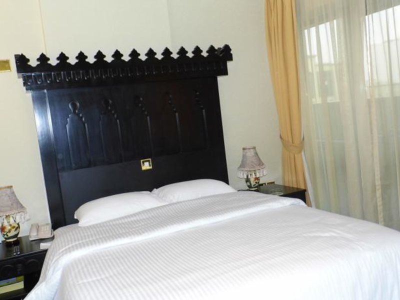 Sandras Inn Hotel 132989
