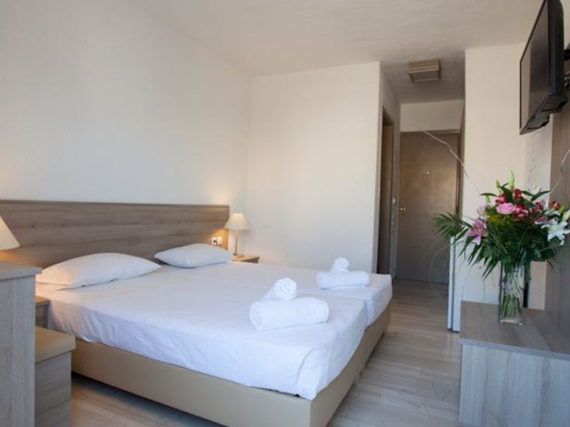 Santa Marina Agios Nicolaos 76512