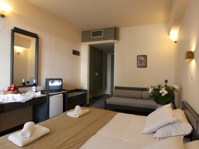 Santa Marina Agios Nicolaos 76525