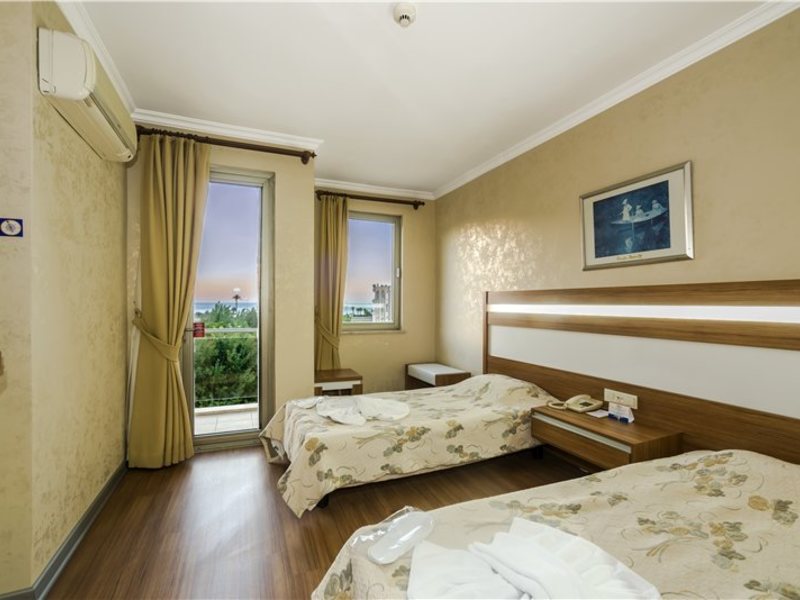 Santa Marina Hotel 66701