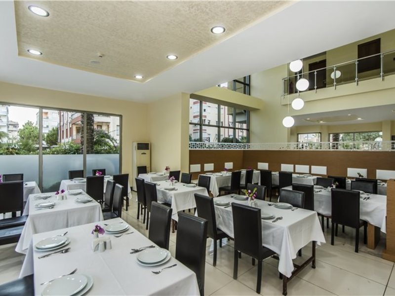 Santa Marina Hotel 66702