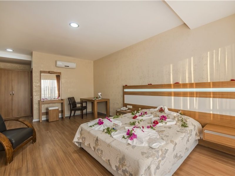 Santa Marina Hotel 66704