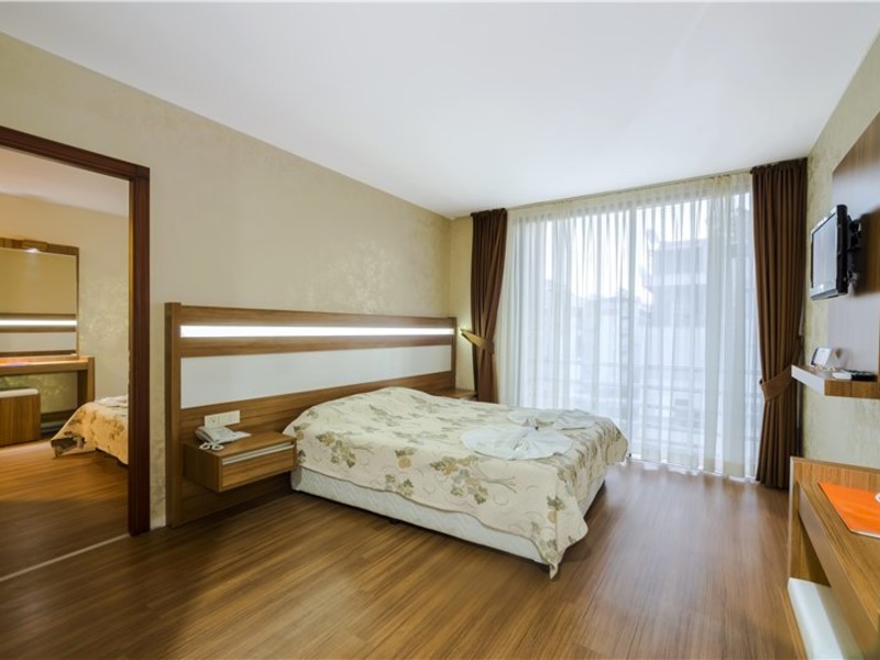 Santa Marina Hotel 66709