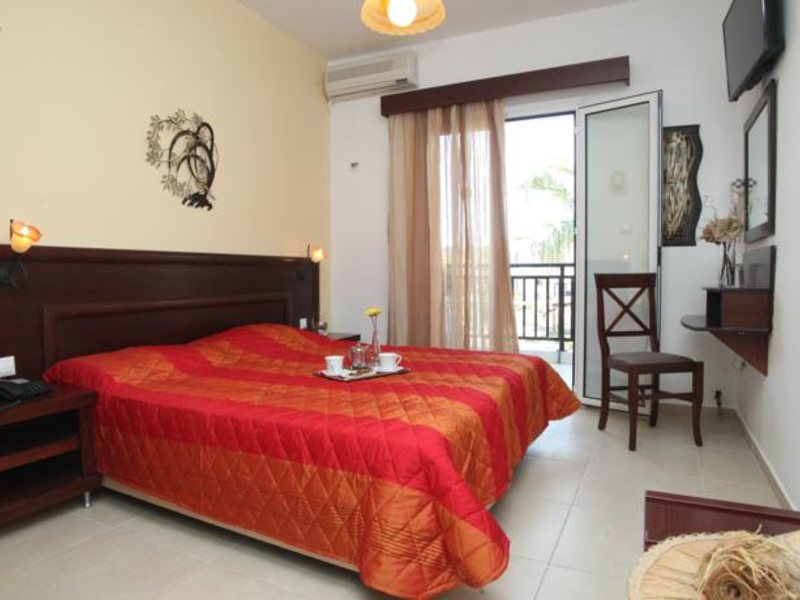 Sarantis Hotel 79075