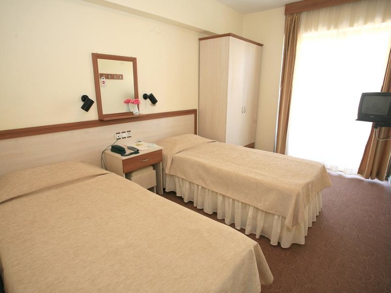 Saturn Hotel  181259