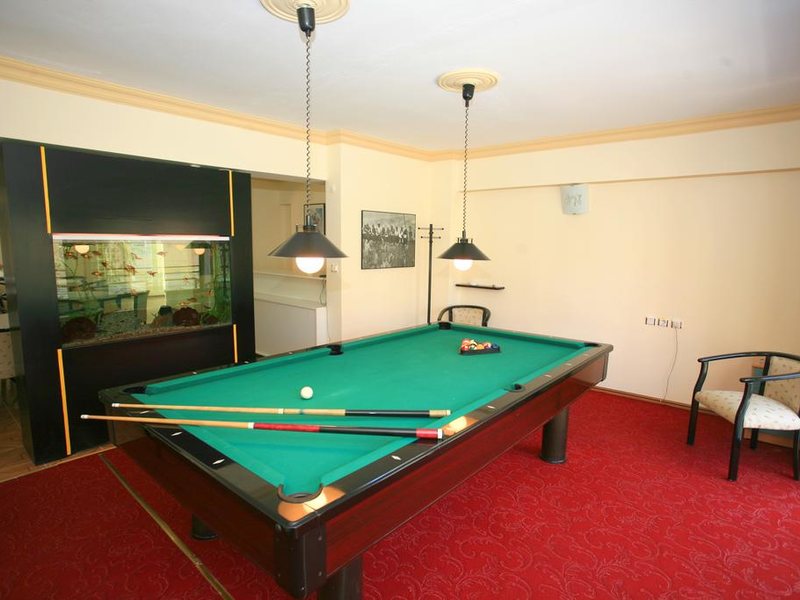 Saturn Hotel  181263