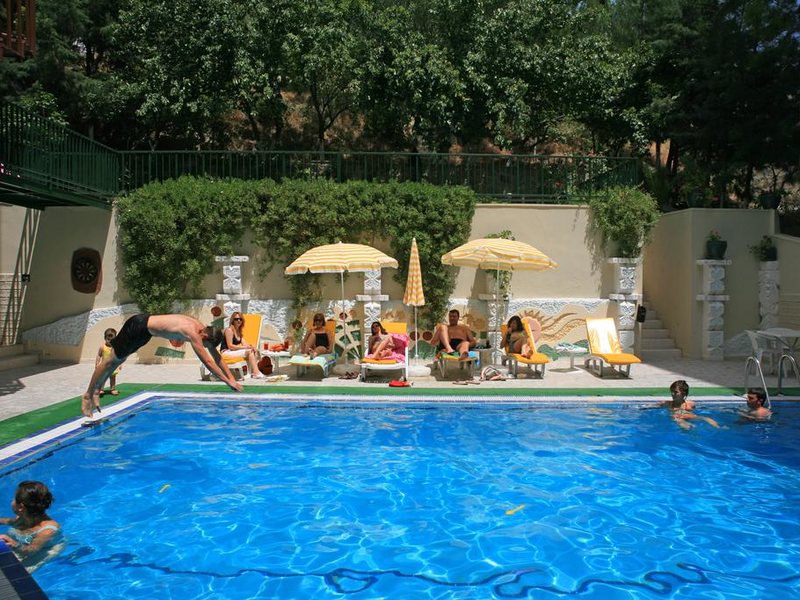 Saturn Hotel  181270