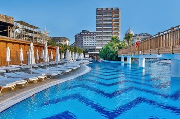 Saturn Palace Resort