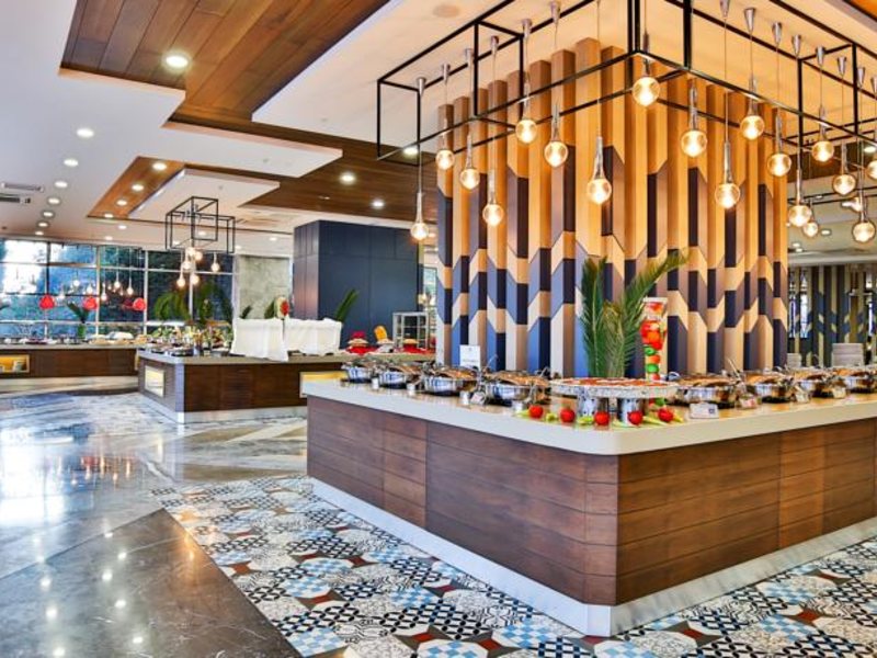 Saturn Palace Resort 161474