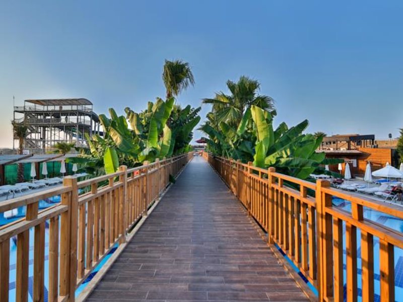 Saturn Palace Resort 161487