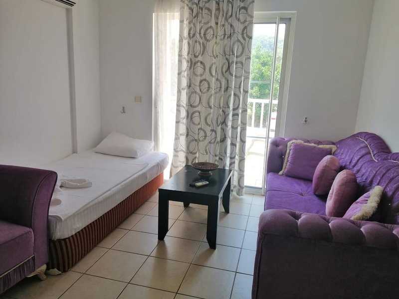 Savrose Suite Hotel 302407