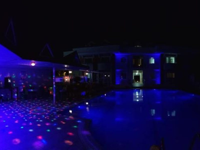 Savrose Suite Hotel 302410