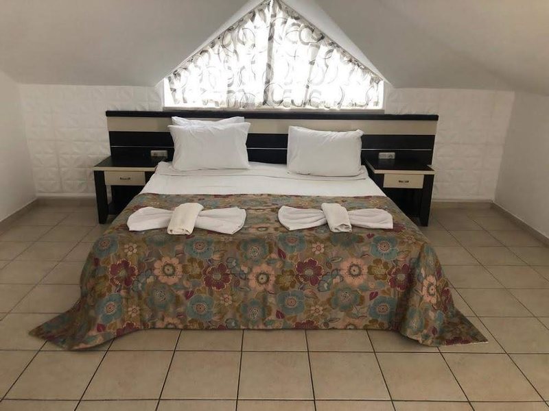 Savrose Suite Hotel 302416