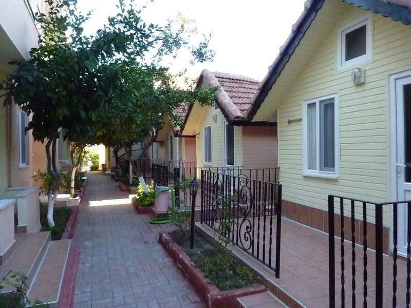 Sayanora Hotel 190767