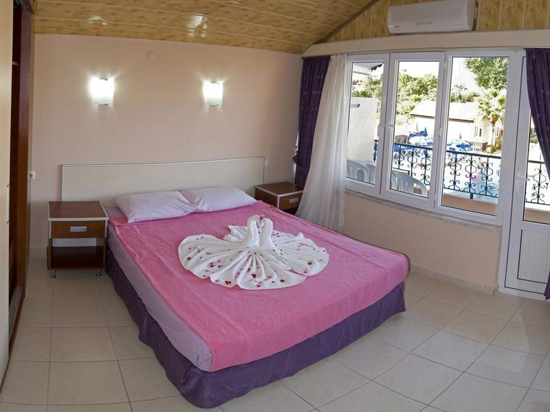 Sayanora Hotel 190770