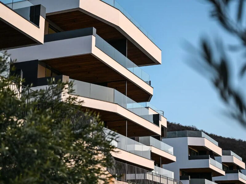 Sealeven Hotel & Residences 327741