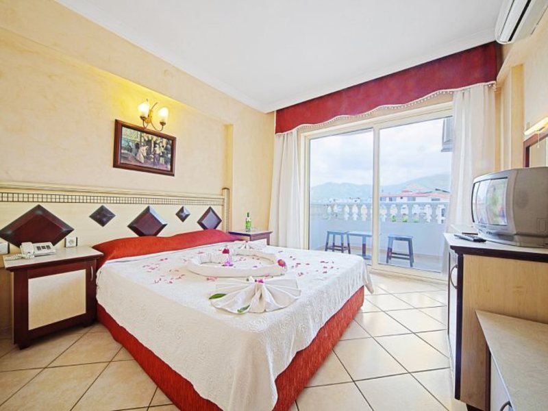 Selen Hotel  32536