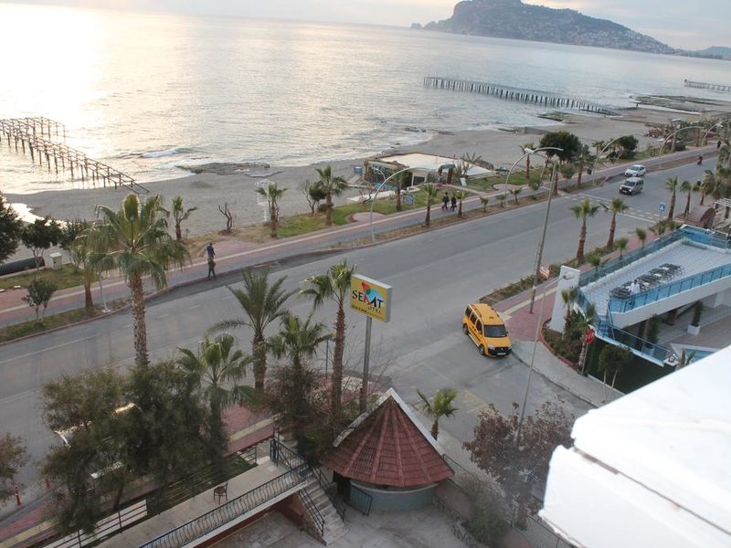 Semt Luna Beach Hotel 181288