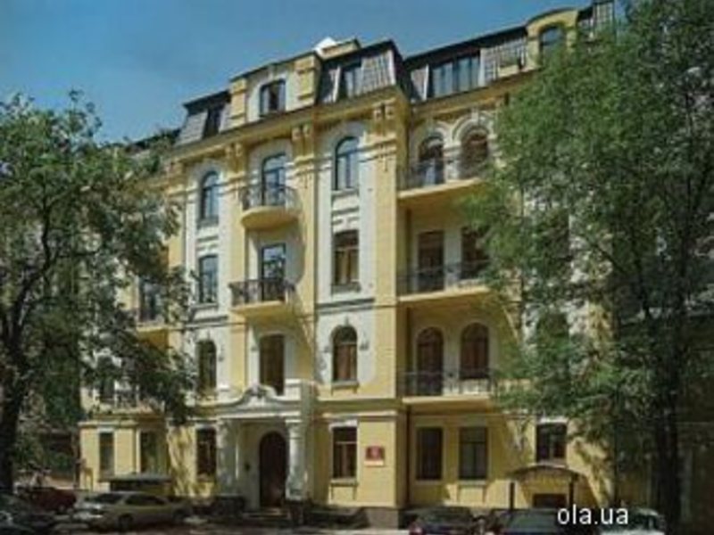 Senator Apartments City Center  11735