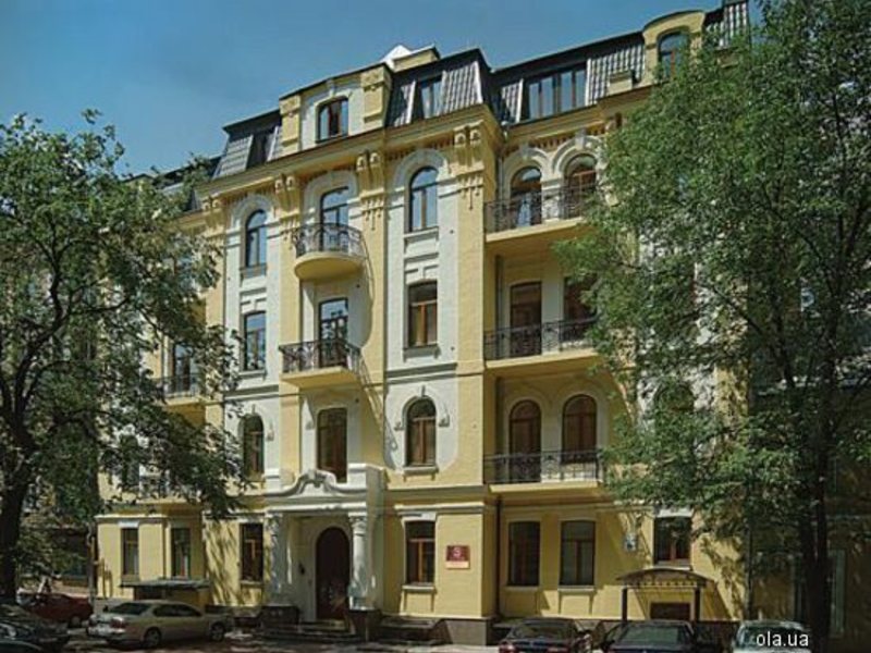 Senator Apartments City Center  11736