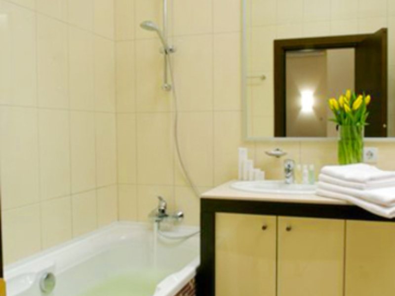 Senator Apartments Executive Court 11744