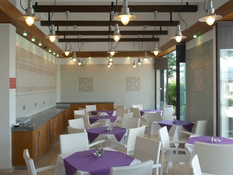 Senator Hotel 106067