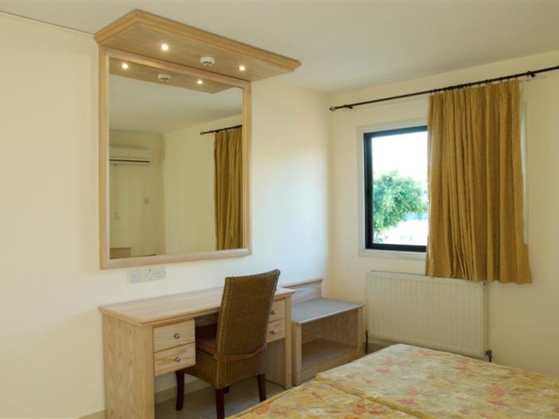 Senator Hotel 106069