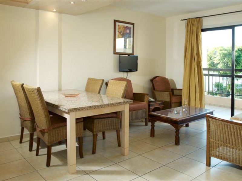 Senator Hotel 106071