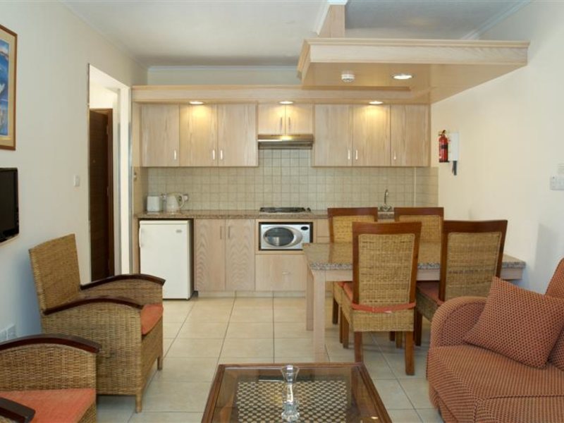 Senator Hotel 106072