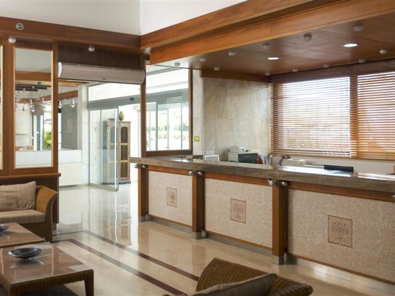 Senator Hotel 106074