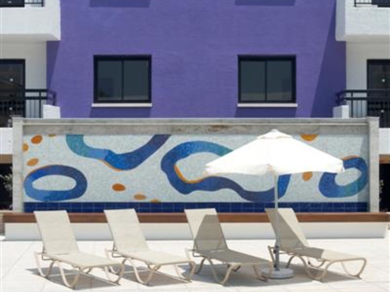 Senator Hotel 106075