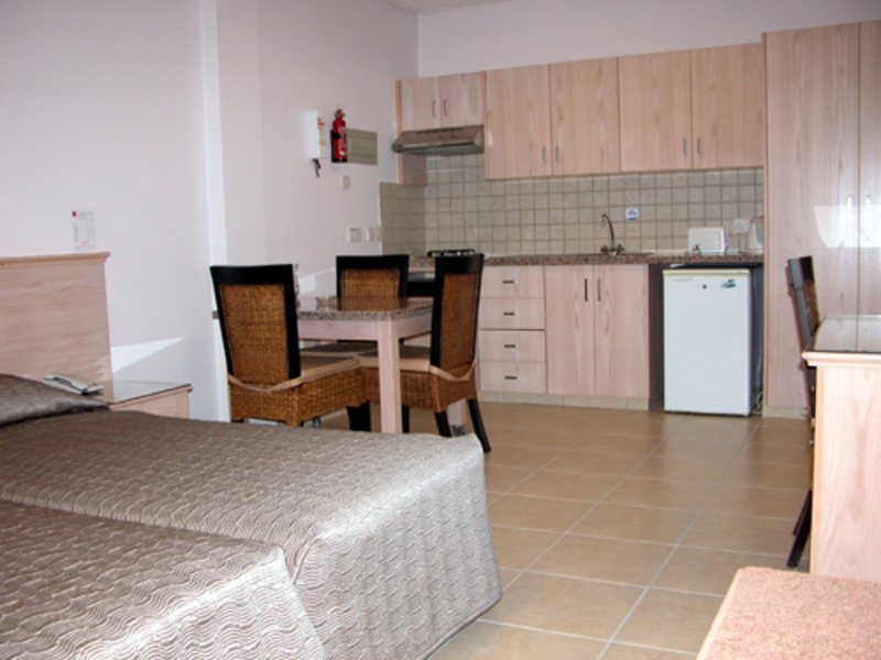 Senator Hotel 106078