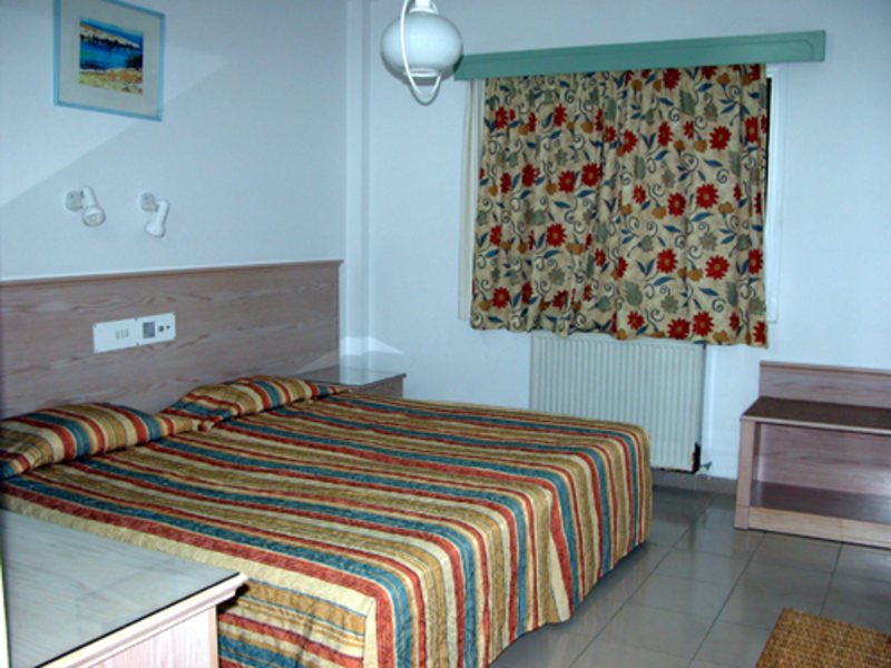 Senator Hotel 106080