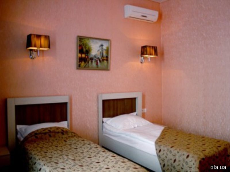 Senator s Park Hotel 11749