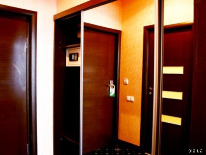 Senator s Park Hotel 11759