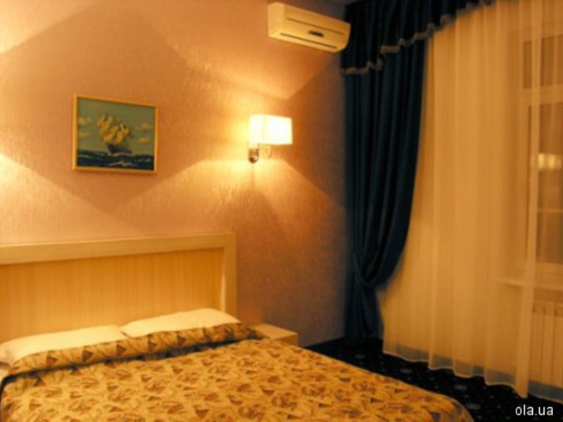 Senator s Park Hotel 11762