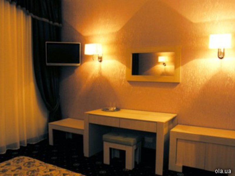 Senator s Park Hotel 11764