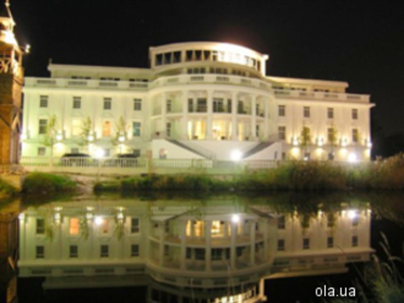 Senator s Park Hotel 11766