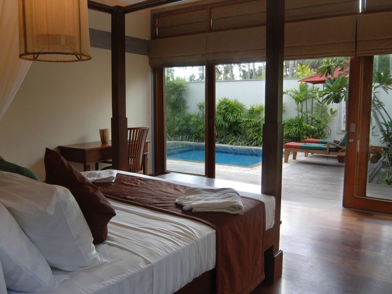 Serene Pavilions  111816