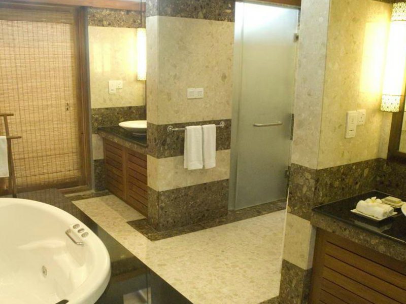 Serene Pavilions  111827