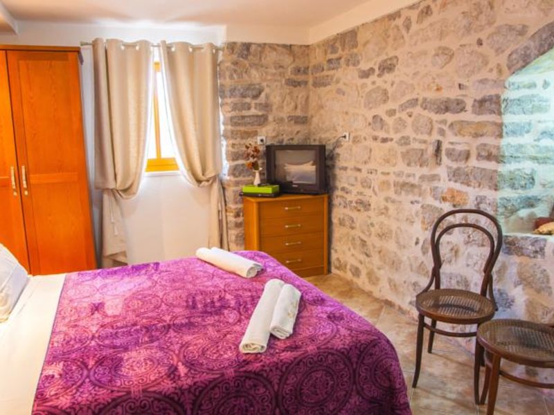 Serventi Lepetane  82982