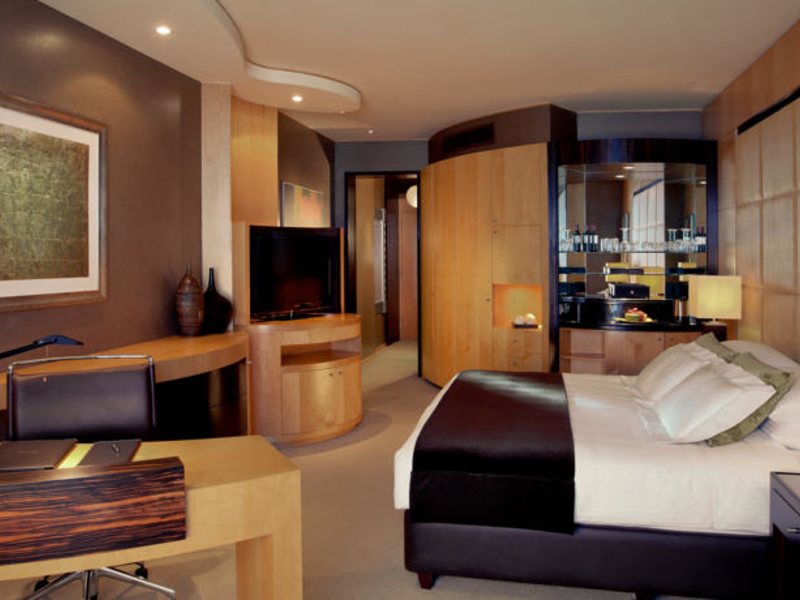 Shangri-La Hotel 49237