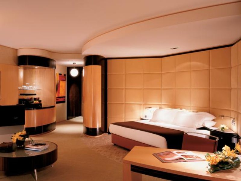 Shangri-La Hotel 49240