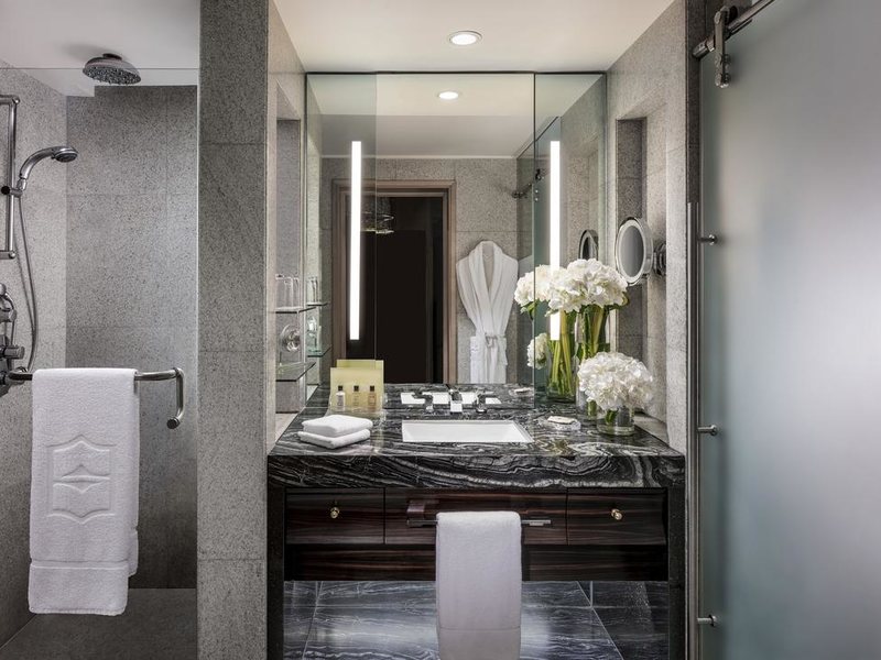 Shangri-La Hotel Dubai Sheikh Zayed Road 270678