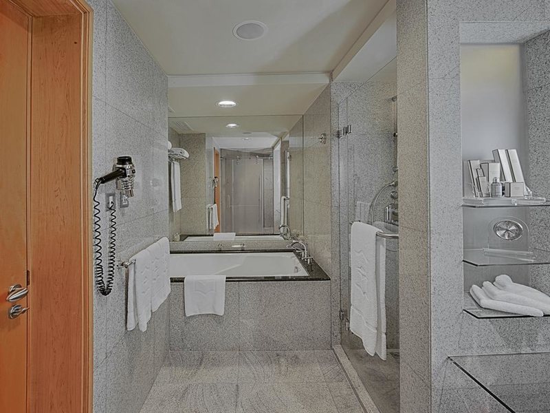 Shangri-La Hotel Dubai Sheikh Zayed Road 270681