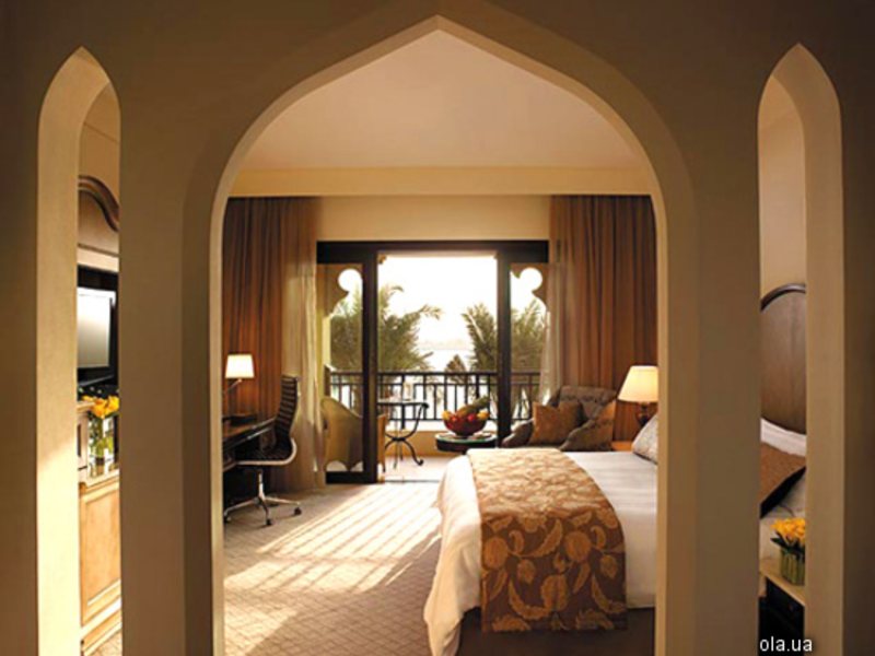 Shangri-La Hotel Qaryat Al Beri 9840