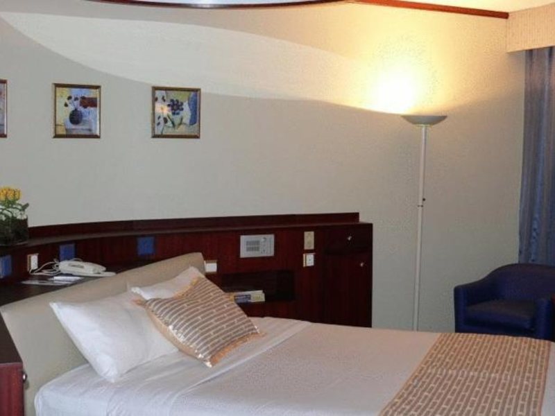 Sharjah Grand Hotel (ex 46602